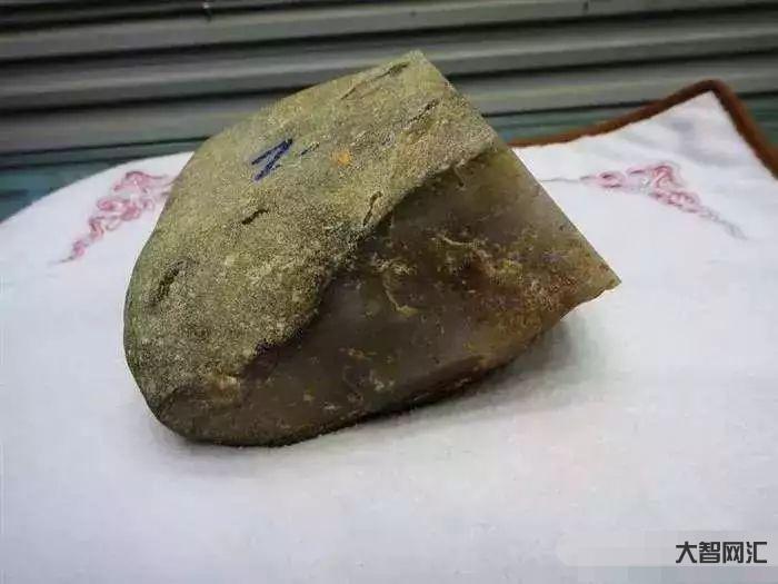 1、如何購買翡翠毛料？