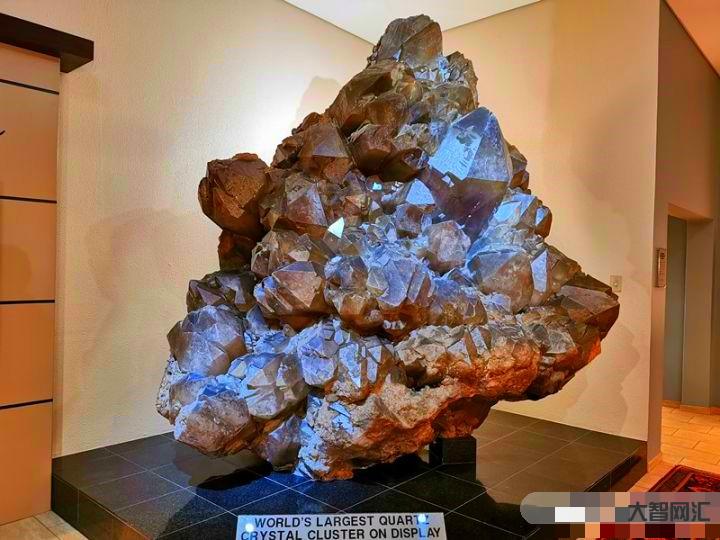 給大家科普下天然水晶石值錢嗎-現在純天然水晶石市場價格值多少錢