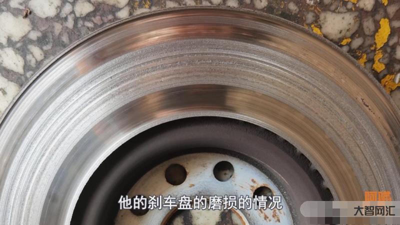 剎車盤多久換一次合適-剎車盤磨損到什么程度要換圖解