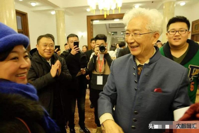 主持人陳鐸個人資料簡介-中國第一代電視人陳鐸現生平介紹