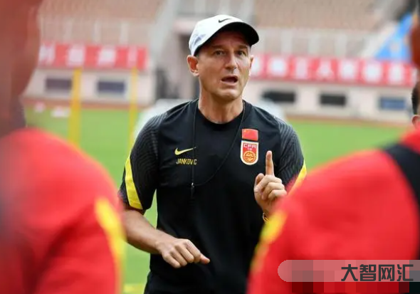 國足主教練:全力沖擊2026年世界杯