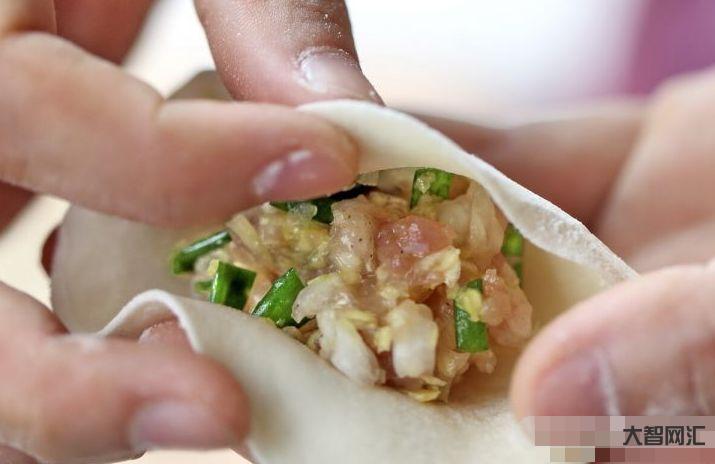1、餃子餡怎么調(diào)好吃？