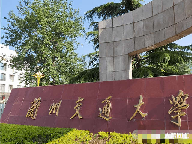 蘭州交通大學圖書館-七里河區圖書館開展“喜迎二十大童心齊向黨”送圖書