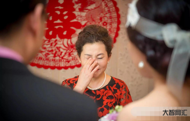 父母要彩禮卻不陪嫁-把10萬彩禮都給了我，卻不給嫁妝，給弟弟攢錢，我該