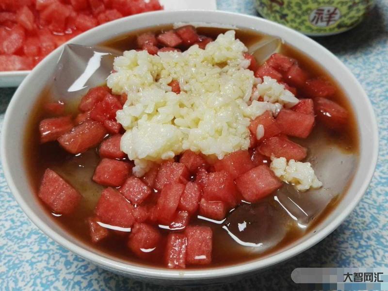西瓜可以做酒釀嗎-適合夏天吃的冰鎮(zhèn)酒釀，5種不同做法，除濕祛暑降火，再
