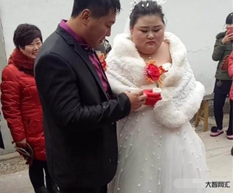 婆婆和丈夫結婚-老公和婆婆每天膩在一起，老婆變成第三者，太可怕了