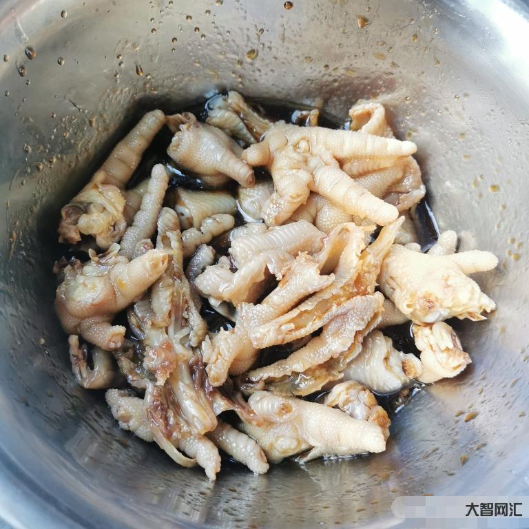 做帶骨的無骨雞爪-教你做無骨版鳳爪，酸辣夠味!