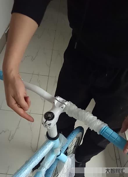 什么樣的輪子只轉不走-面試官:什么樣的輪子只轉不走?小伙怒懟，被錄用