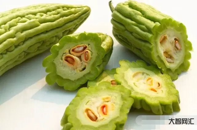 尿酸高吃什么最好最降得快-痛風(fēng)和高尿酸不用怕，抑制高嘌呤促進(jìn)酸排泄，堅(jiān)