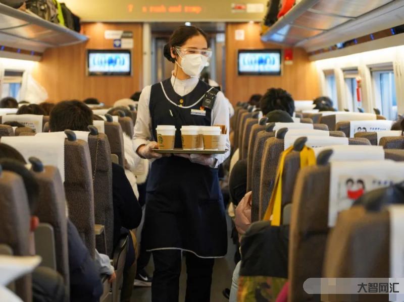 盒飯標15元高鐵賣35餐服員被停職-高鐵餐服員被停職事件